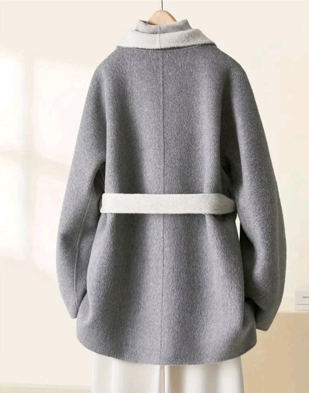 Double Faced Damenmantel aus hochwertiger Wollmischung, modernes Design, Sommer