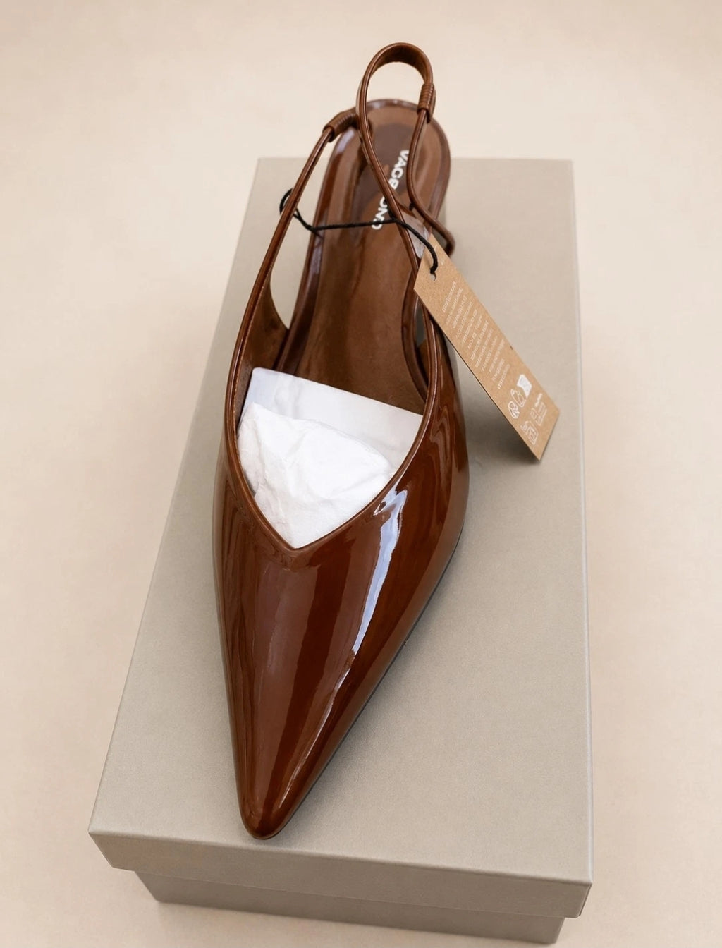 Damen Pumps Braun Lackoptik Slingback Kitten Heels spitz