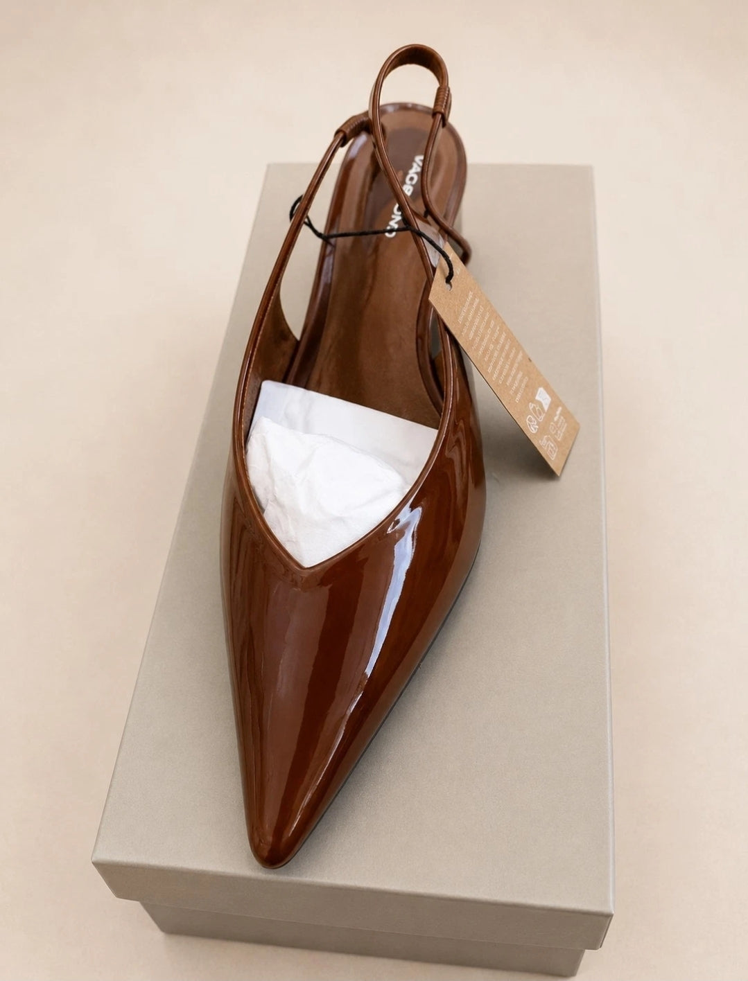 Damen Pumps Braun Lackoptik Slingback Kitten Heels spitz