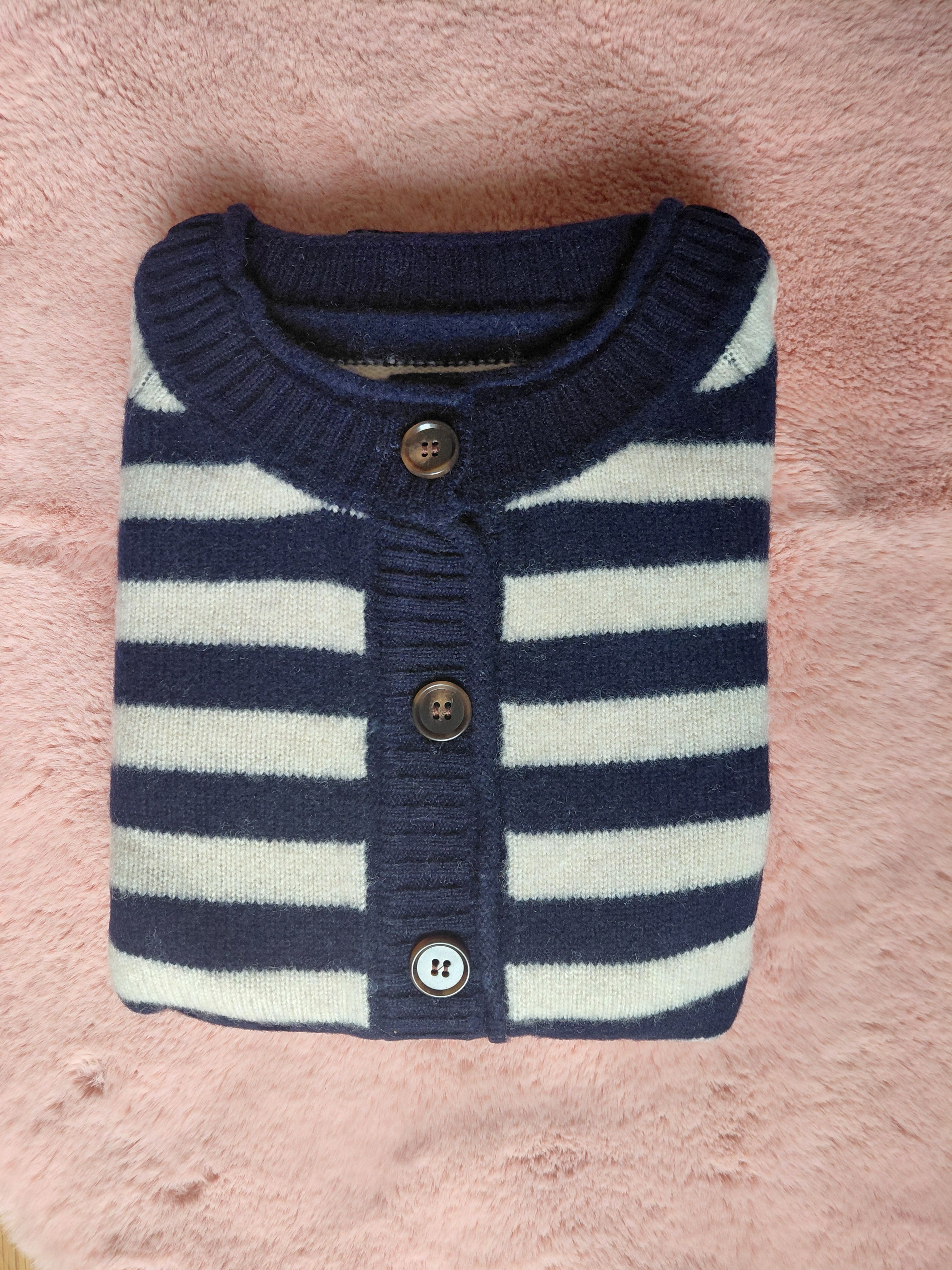 Wolle-Strickjacke