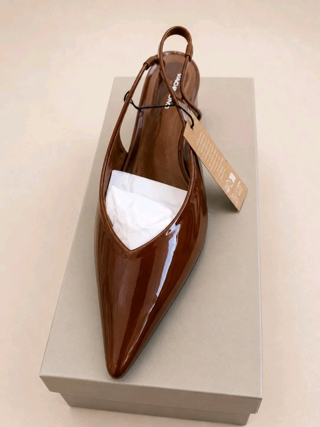 Damen Pumps Braun Lackoptik Slingback Kitten Heels spitz